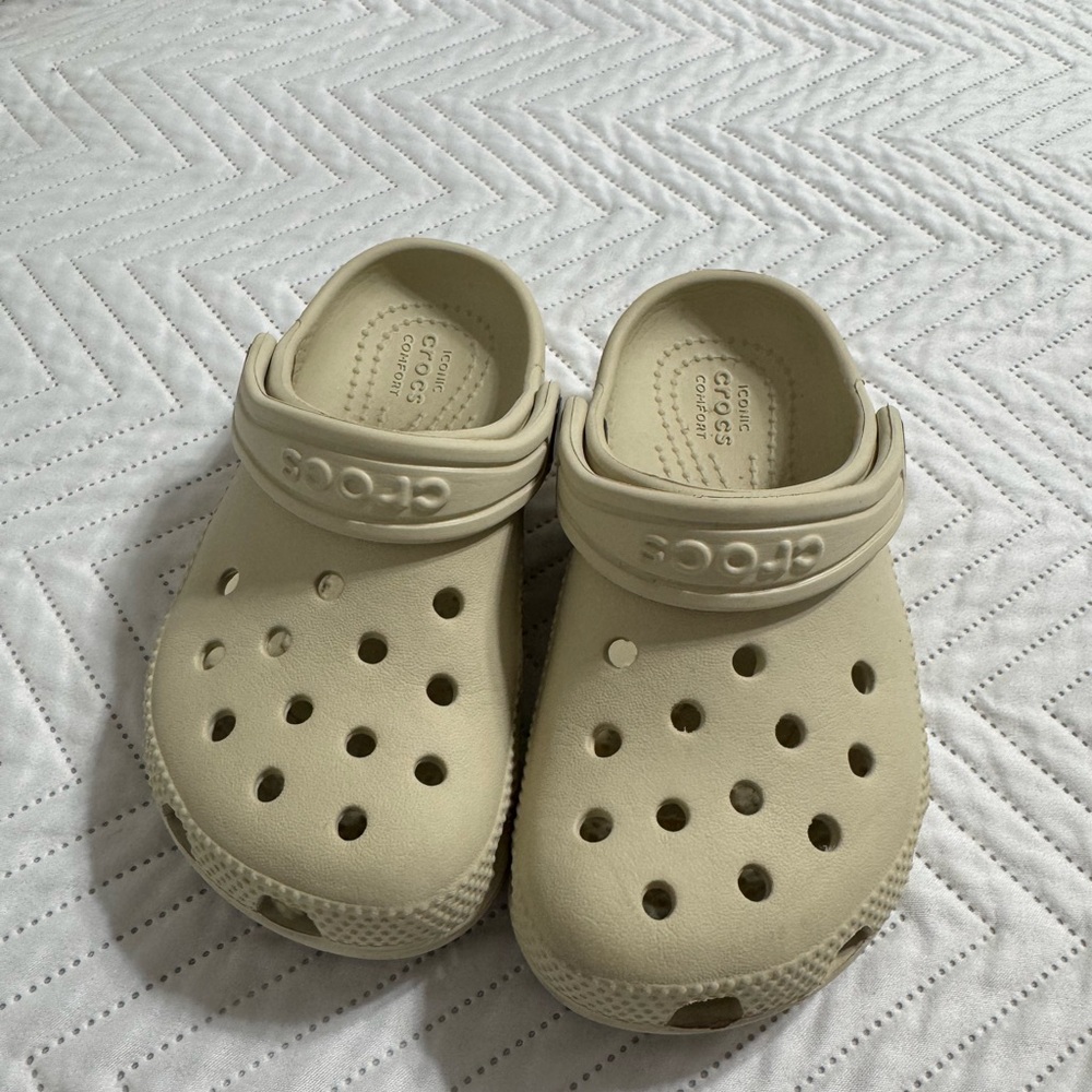 Crocs Toddler Clogs Beige | 9C
